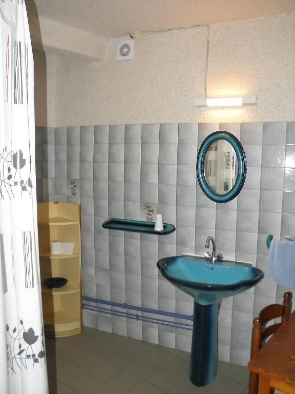 Gîte Auberge Les Terres Blanches de Méolans Auberge de jeunesse