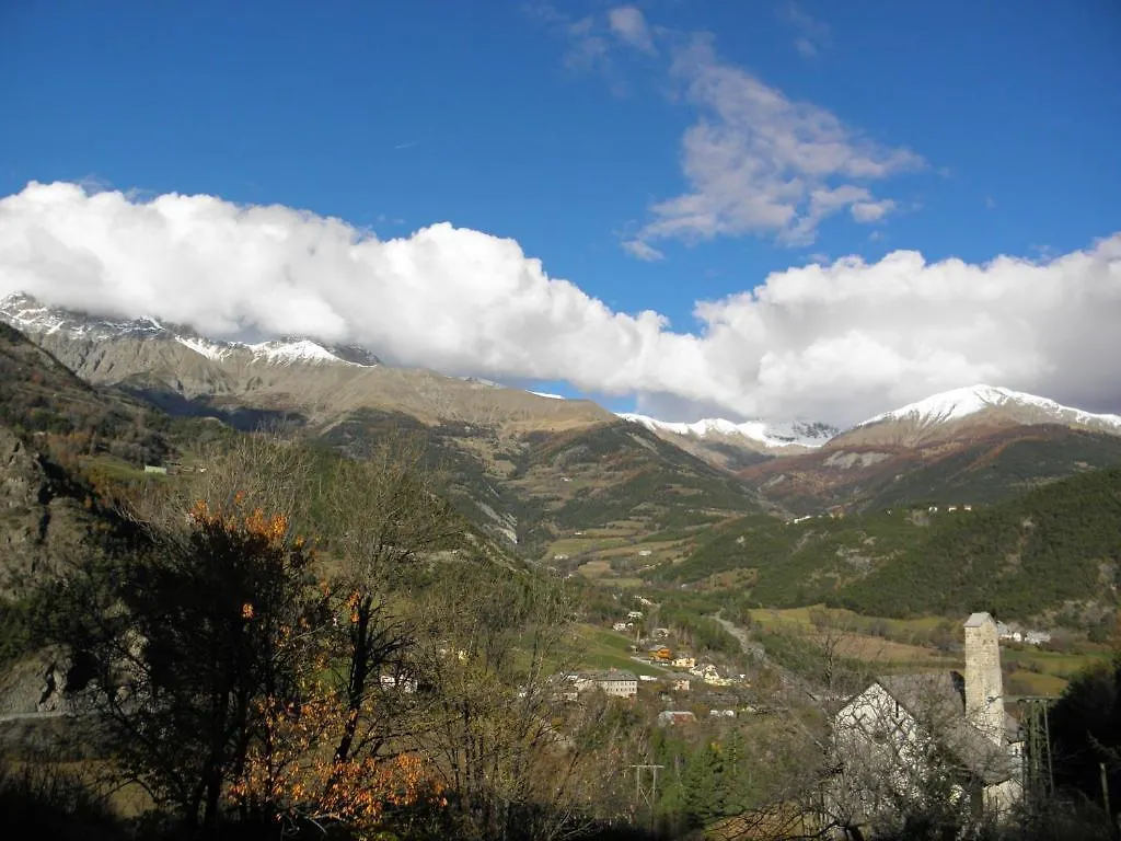 Gîte Auberge Les Terres Blanches de Méolans Auberge de jeunesse
